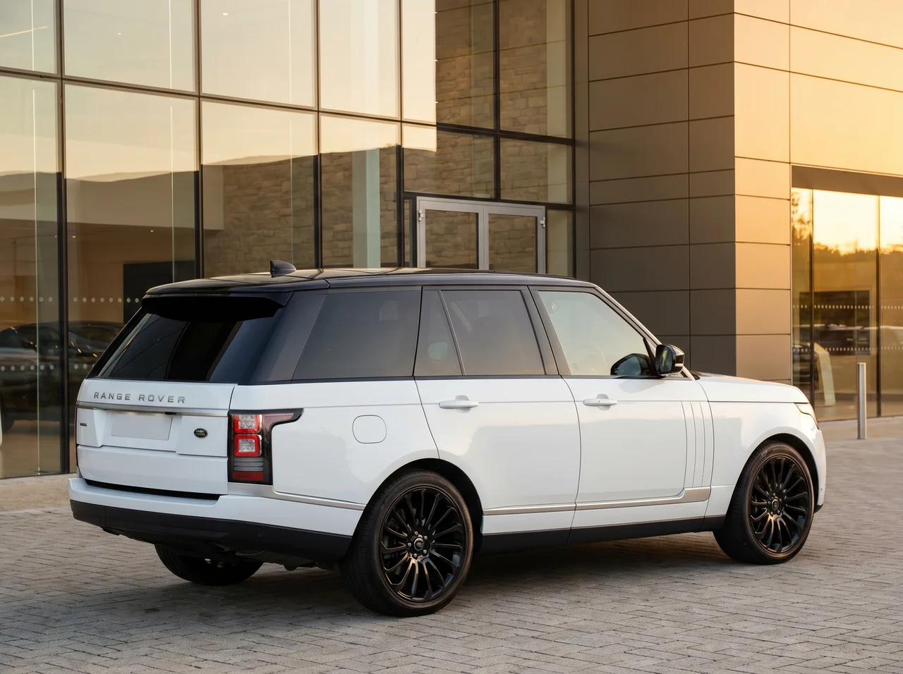 Range Rover with gloss black roof wrap in Oklahoma City